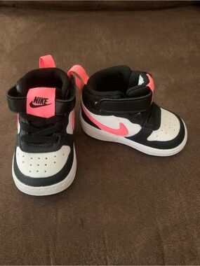 Nike Toddler High-Top Sneakers in Black, White & Pink Brand New no Tags Size 3c